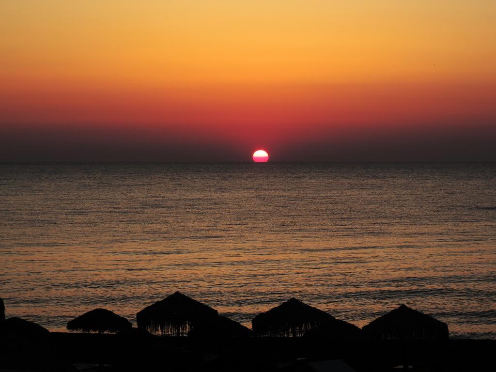 Sea Side Beach Hotel Kamari  Ngoại thất bức ảnh